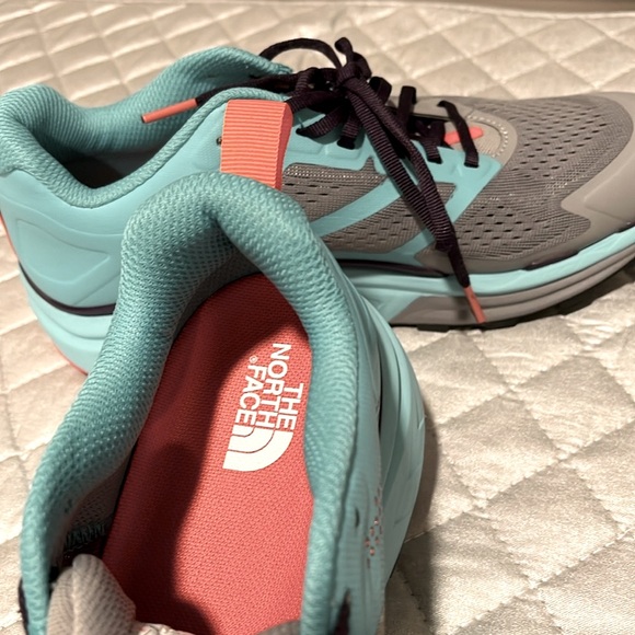 NWOT  The North Face VECTIV
Enduris women's size 8. Trail Running shoes - Picture 10 of 12